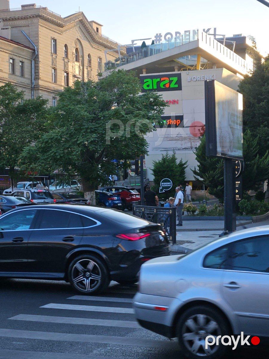 Satılır 4 otaqlı köhnə tikili 90 m² — Mənzil, Bakı (2)