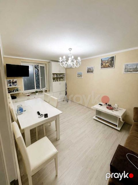 Satılır 2 otaqlı köhnə tikili 45 m²