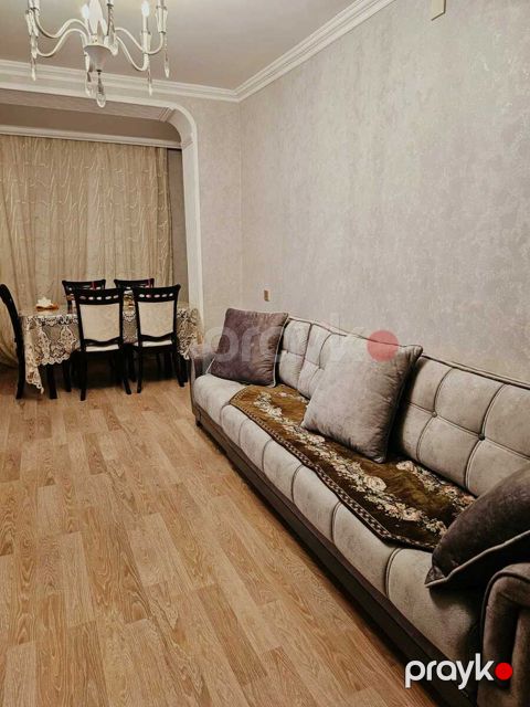 Satılır 2 otaqlı köhnə tikili 52 m²