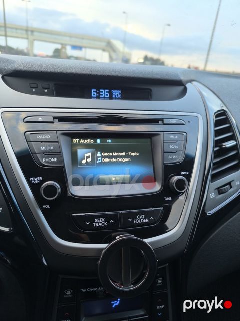 Hyundai Elantra 2011-2015 monitoru