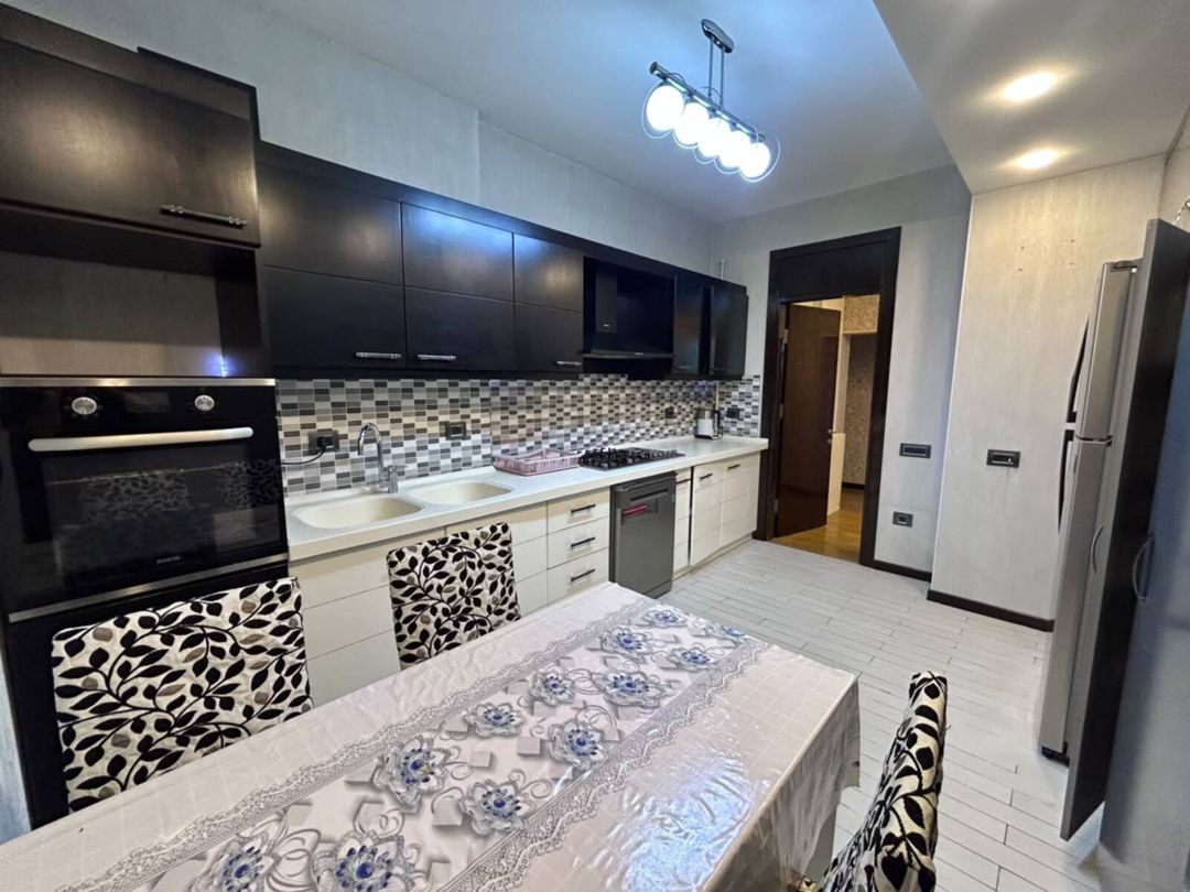 İcarəyə verilir 4 otaqlı yeni tikili 180 m² — Mənzil, Bakı (8)