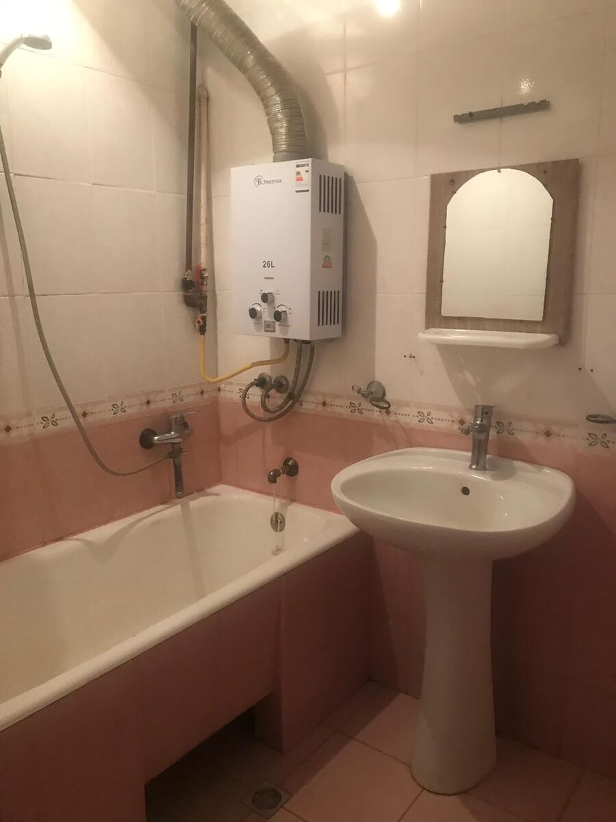İcarəyə verilir 2 otaqlı köhnə tikili 70 m² — Mənzil, Bakı (2)