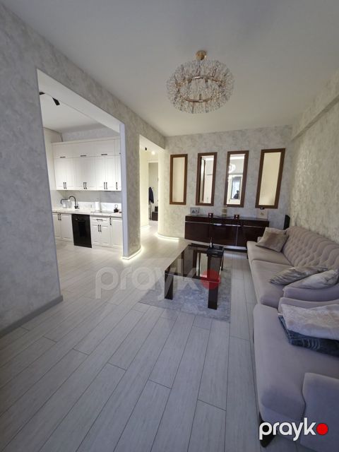 Satılır 2 otaqlı köhnə tikili 63 m²