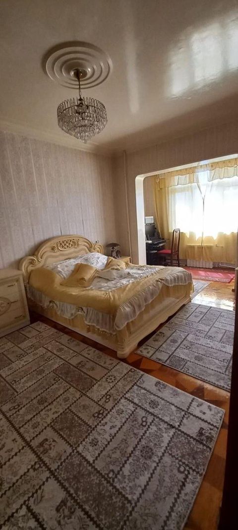 Satılır 5 otaqlı köhnə tikili 120 m² — Bakı