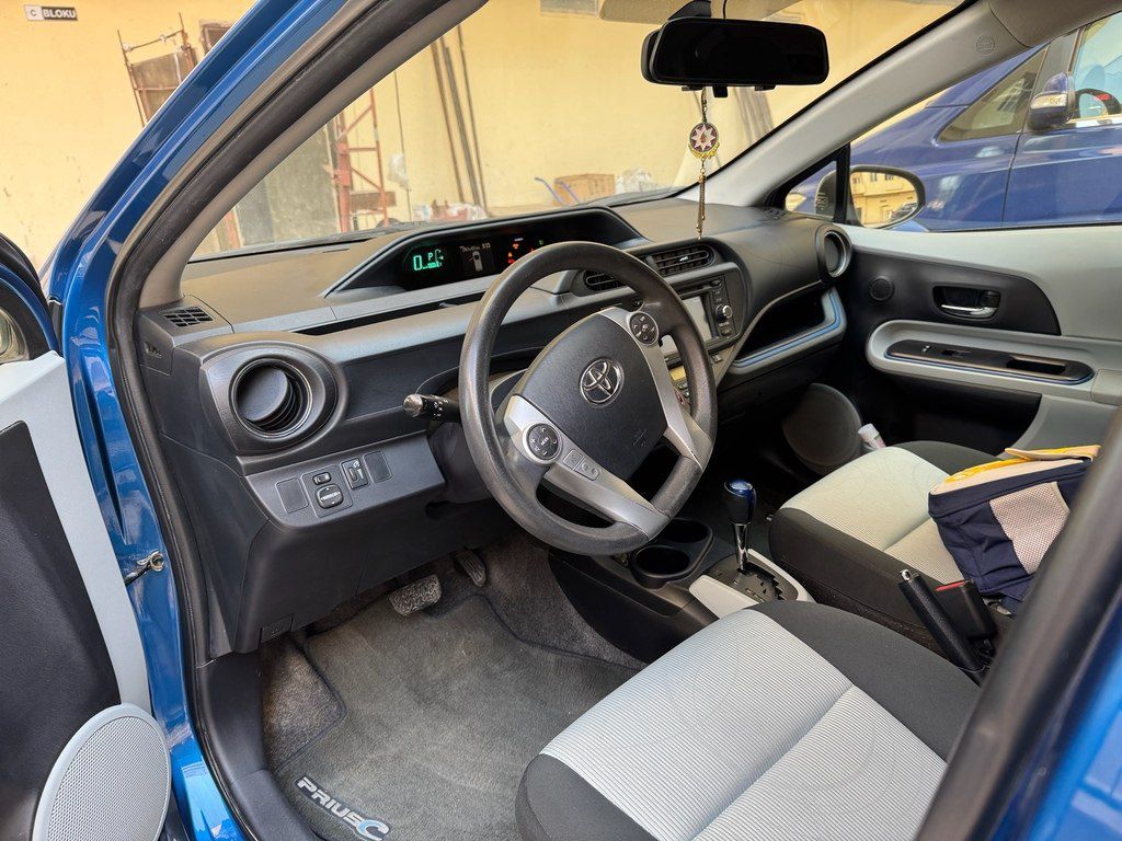 Toyota Prius C, 1.5 L, 0.9 kWh, 2013 il, 142 000 km — Avtomobillər, Sumqayıt (5)