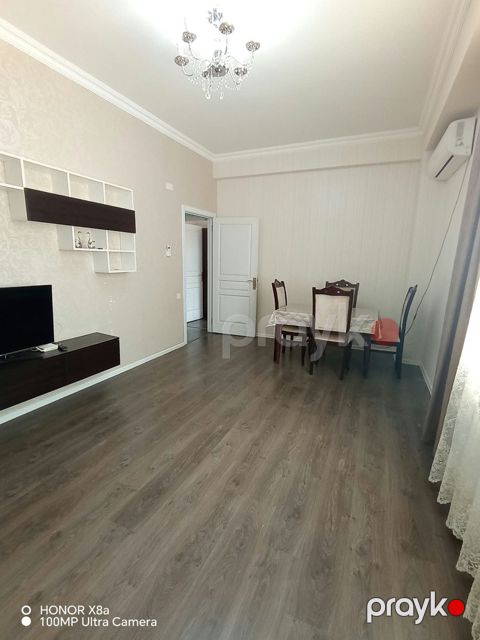 İcarəyə verilir 3 otaqlı yeni tikili 90 m²