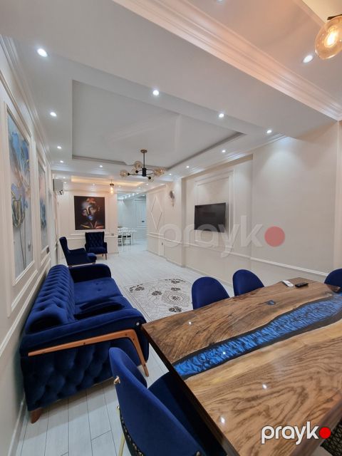 İcarəyə verilir 3 otaqlı yeni tikili 110 m²