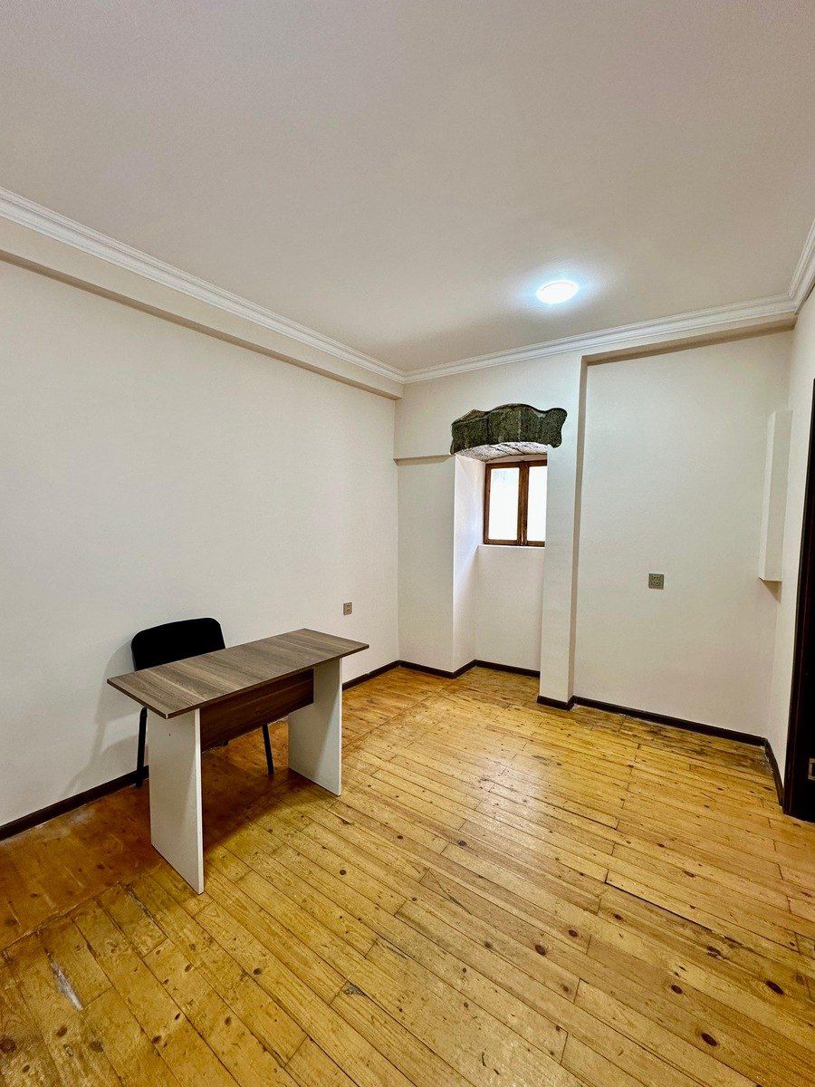İcarəyə verilir 4 otaqlı köhnə tikili 150 m² — Mənzil, Bakı (2)