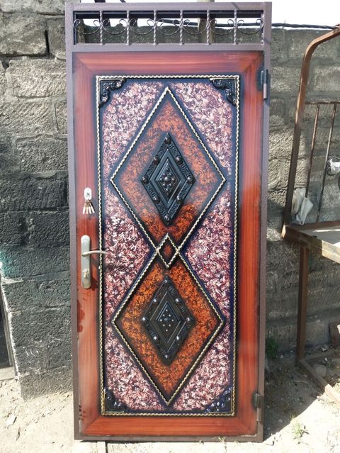 Metal qapılar – fərqli modellər - Material: qalın divarlı metal — Digah