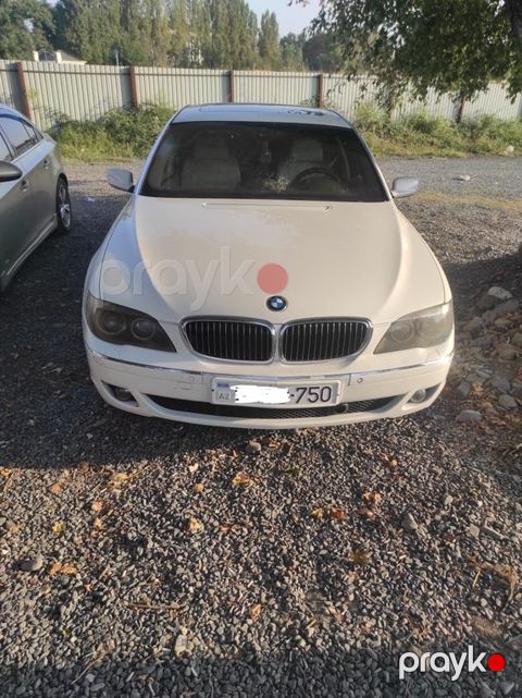 BMW 750, 4.8 L, 2007 il, 290 000 km