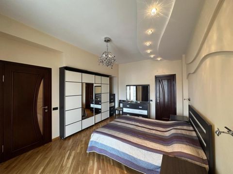 Satılır 3 otaqlı yeni tikili 150 m² — Bakı