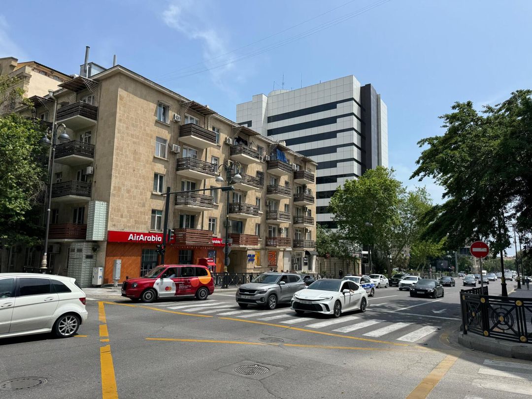 Satılır 2 otaqlı köhnə tikili 60 m² — Mənzil, Bakı