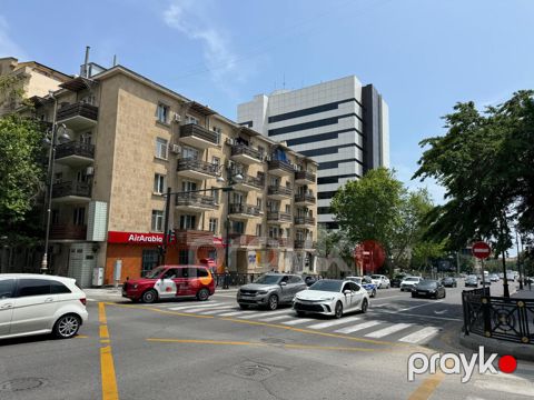 Satılır 2 otaqlı köhnə tikili 60 m²