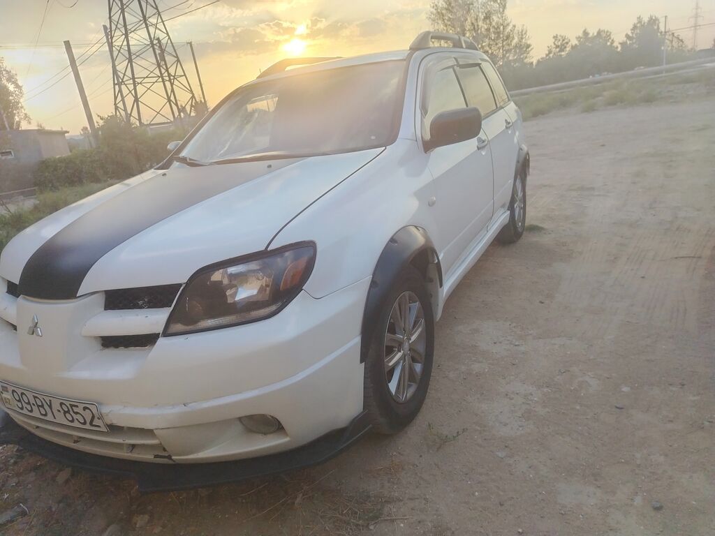 Mitsubishi Outlander, ağ rəng, 5 qapılı krossover/SUV. Xarici: - Ağ — Avto, Bakı (3)