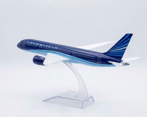 Azal “Azerbaijan” təyyarə modeli – dekorativ maket - Miqyası: 1:200 — Bakı