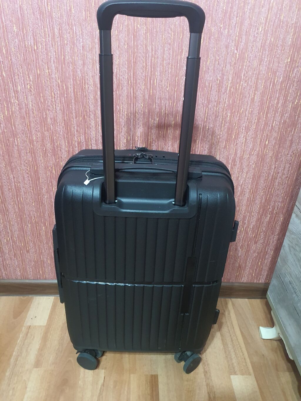 Sərnişin çamadanı – sərt korpuslu, təkərli, qara rəng - Korpus — Çamadanlar, Bakı (2)