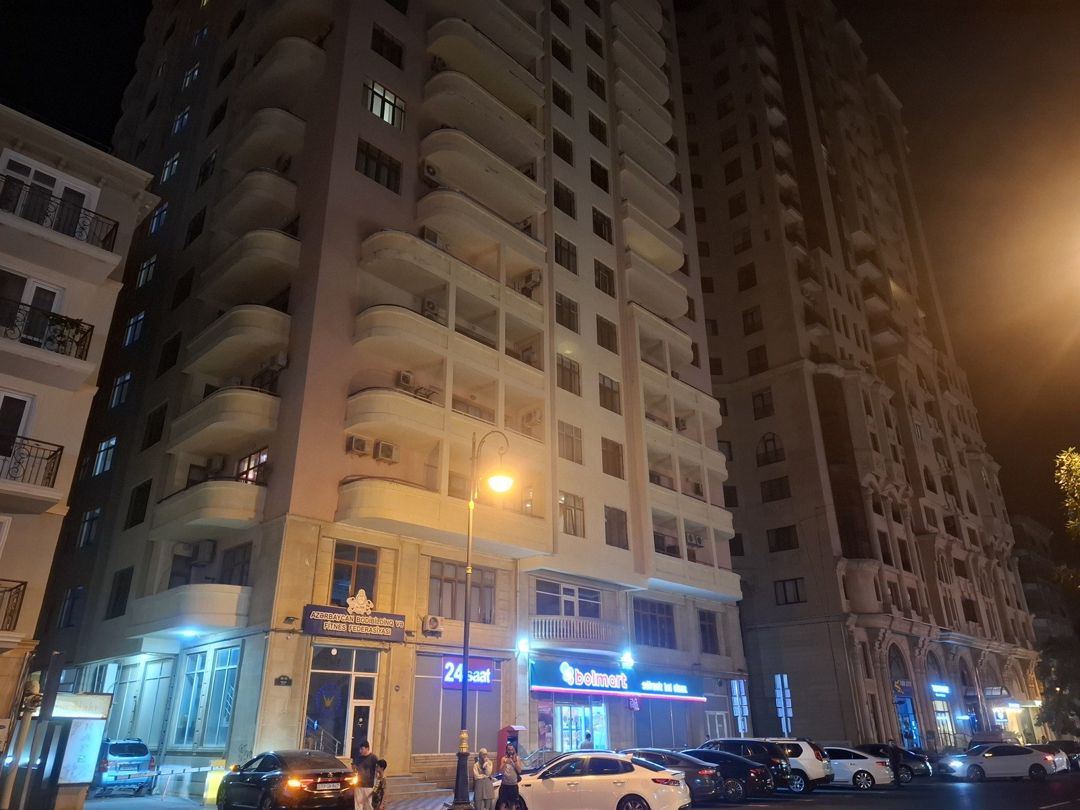 İcarəyə verilir 3 otaqlı yeni tikili 180 m² — Mənzil, Bakı (2)