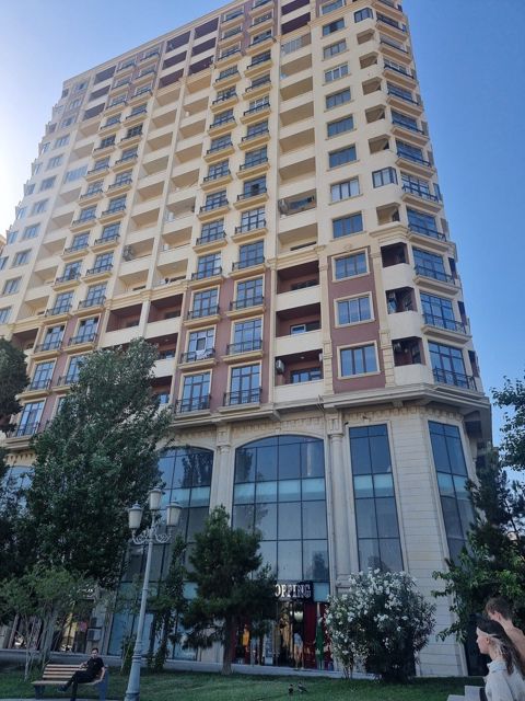 Satılır 3 otaqlı yeni tikili 139 m² — Bakı