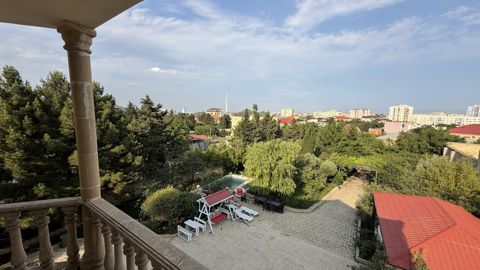Satılır 11 otaqlı həyət evi/bağ evi 700 m² — Bakı