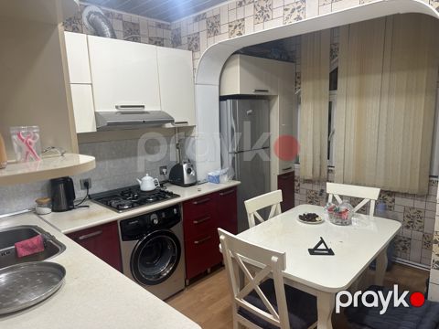 Satılır 2 otaqlı köhnə tikili 70 m²