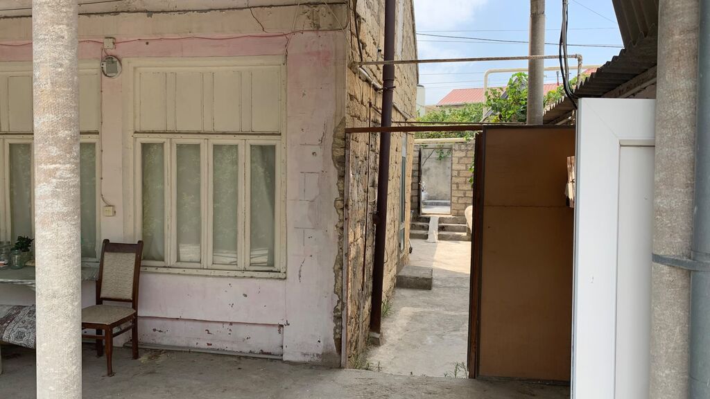 Buzovna dənizə yaxın ərazidə həyətyanı sahəli ev - Daş hasarlı, dəmir — Daşınmaz əmlak, Digah (6)