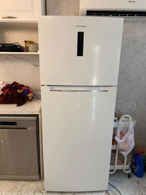 Soyuducu baha alınb yeni kimidi. Satılır 550₼. Ünvan Sulutepe — Bakı