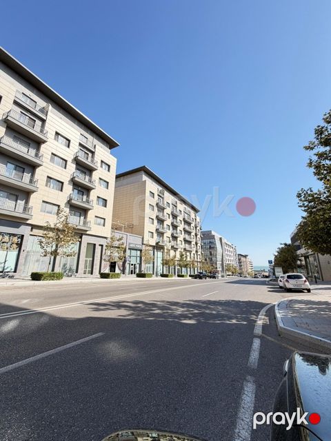 İcarəyə verilir 3 otaqlı yeni tikili 135 m²