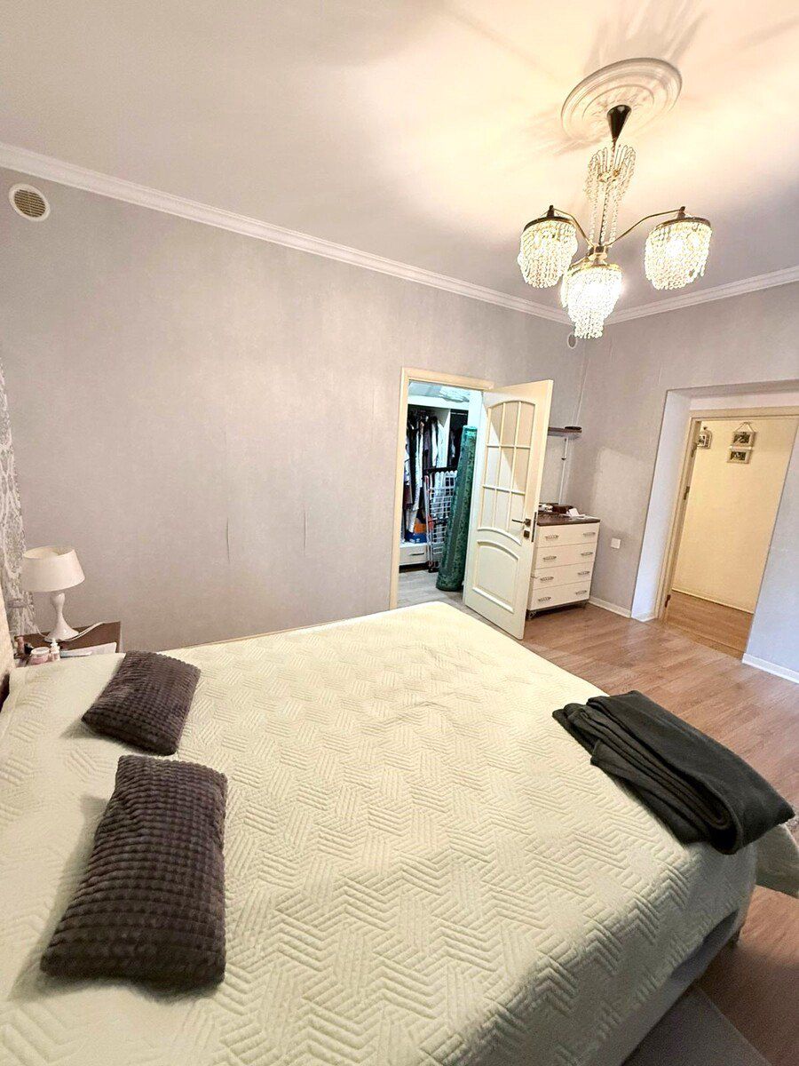 Satılır 4 otaqlı köhnə tikili 100 m² — Mənzil, Bakı (7)