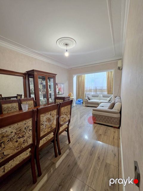 Satılır 3 otaqlı köhnə tikili 85 m²