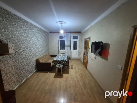 Satılır 2 otaqlı köhnə tikili 60 m²