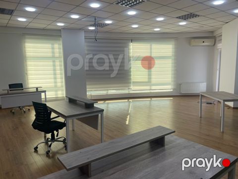 İcarəyə verilir 1 otaqlı ofis 70 m²