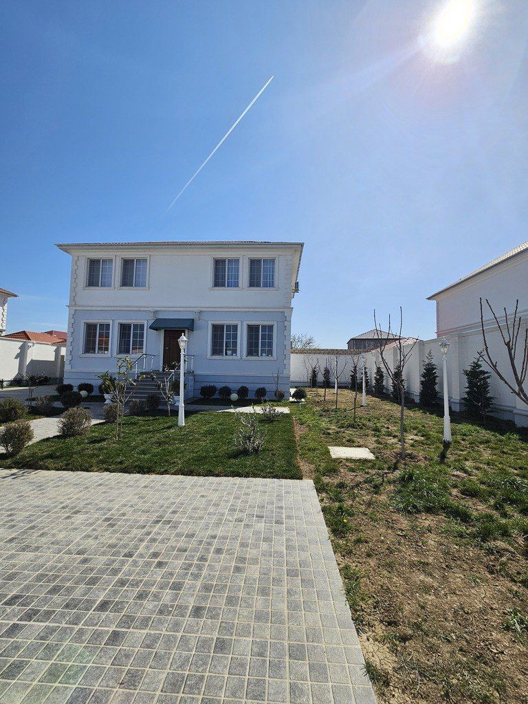 Satılır 4 otaqlı həyət evi/bağ evi 240 m² — Ev, villa, Bakı (2)
