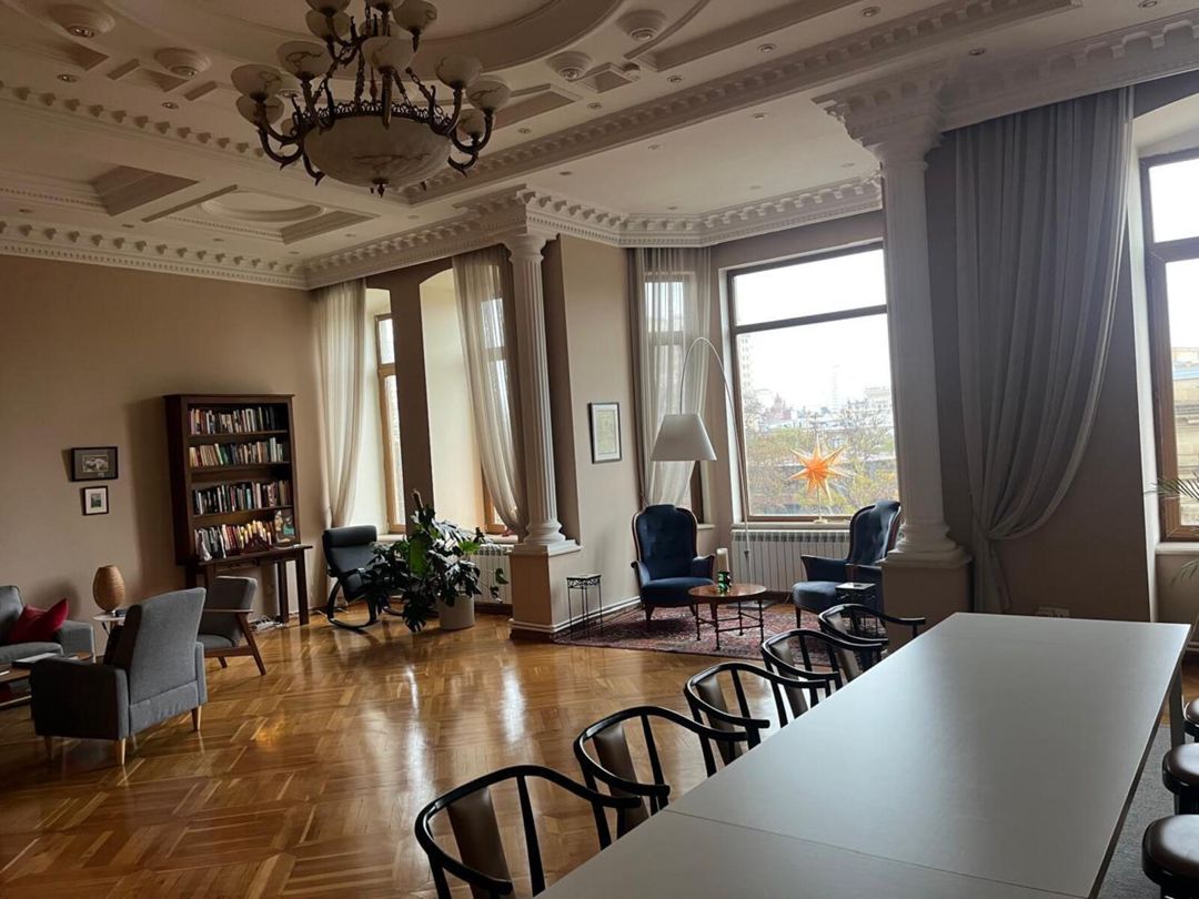 İcarəyə verilir 7 otaqlı köhnə tikili 500 m² — Mənzil, Bakı (9)