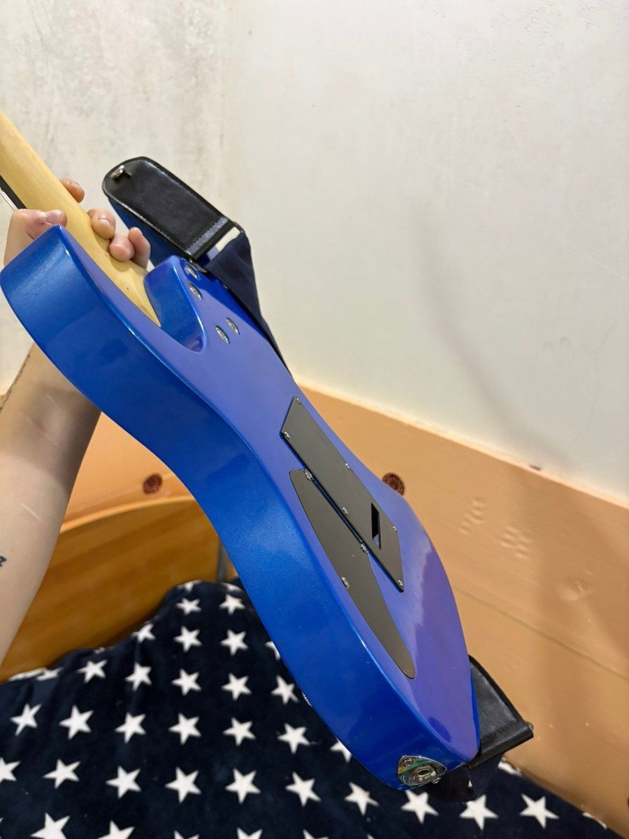 Elektro gitara — Musiqiə alətləri, Bakı (5)