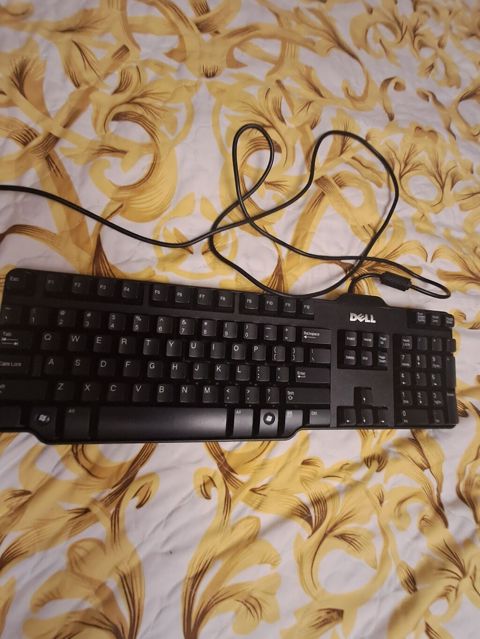 Dell USB klaviatura - Tam ölçülü Qwerty düzənli masaüstü klaviatura — Masazır