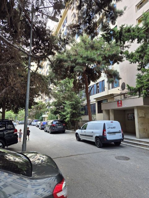 Satılır 3 otaqlı köhnə tikili 85 m² — Bakı