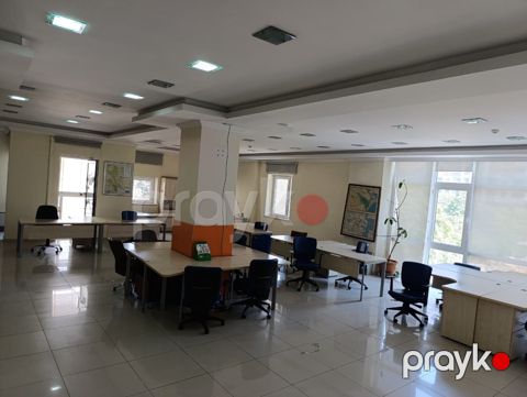 İcarəyə verilir 8 otaqlı ofis 320 m²