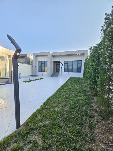 Satılır 5 otaqlı həyət evi/bağ evi 180 m² — Bakı