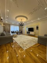 Satılır 4 otaqlı yeni tikili 220 m² — Elnur — Apartment