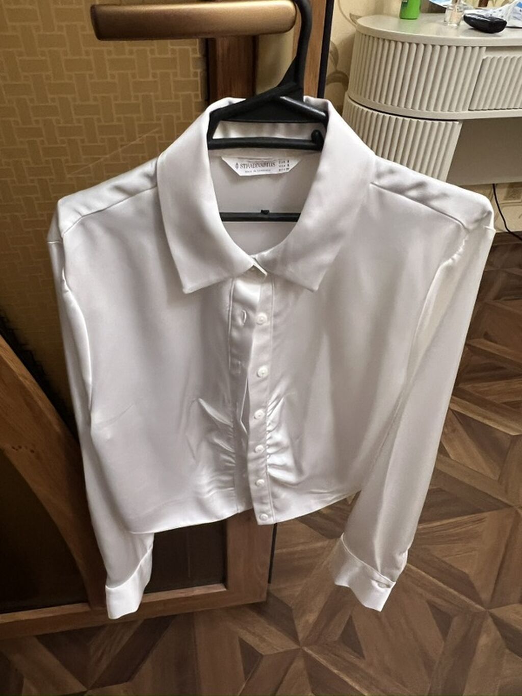Stradivarius və Loewe üslubunda qadın köynəkləri - Modellər: Ağ satən — Şəxsi əşyalar, Digah (3)