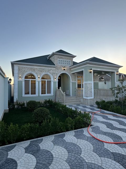 Satılır 4 otaqlı həyət evi/bağ evi 145 m² — Bakı
