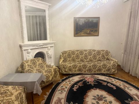 İcarəyə verilir 3 otaqlı köhnə tikili 85 m² — Bakı