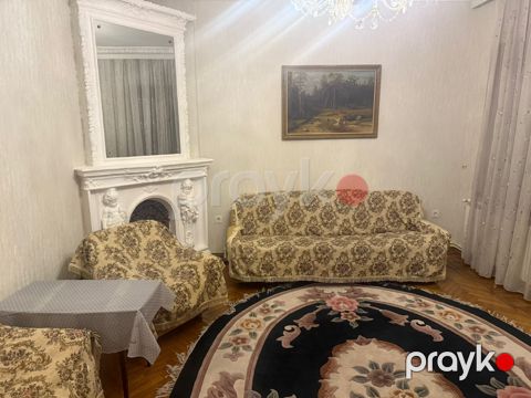 İcarəyə verilir 3 otaqlı köhnə tikili 85 m²