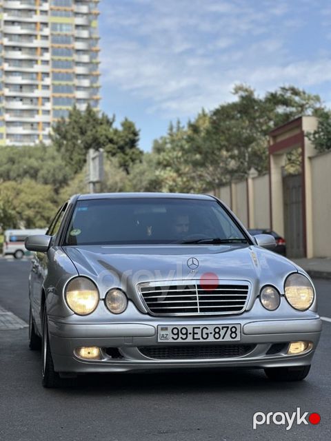 Mercedes E 220, 2.2 L, 2000 il, 332 000 km