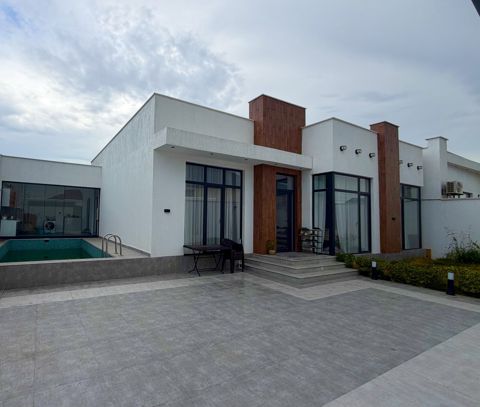 Satılır 4 otaqlı həyət evi/bağ evi 160 m² — Bakı