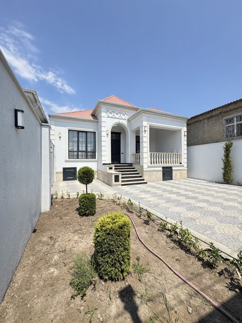 Satılır 4 otaqlı həyət evi/bağ evi 120 m² — Bakı