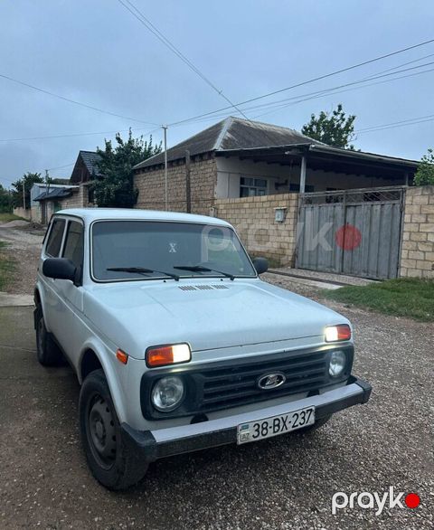 Lada (VAZ) Niva, 1.7 L, 2011 il, 183 700 km