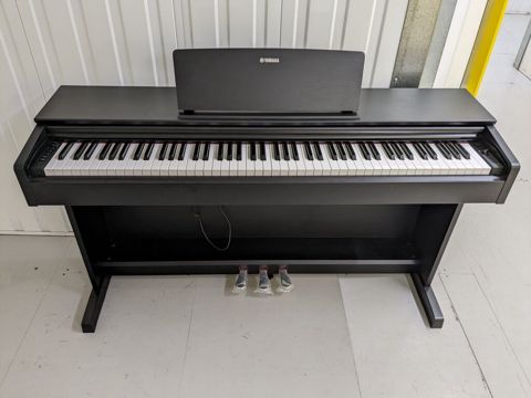 Yamaha YDP 143 rəqəmsal piano – klassik kabineli model Yeni kimidir — Bakı