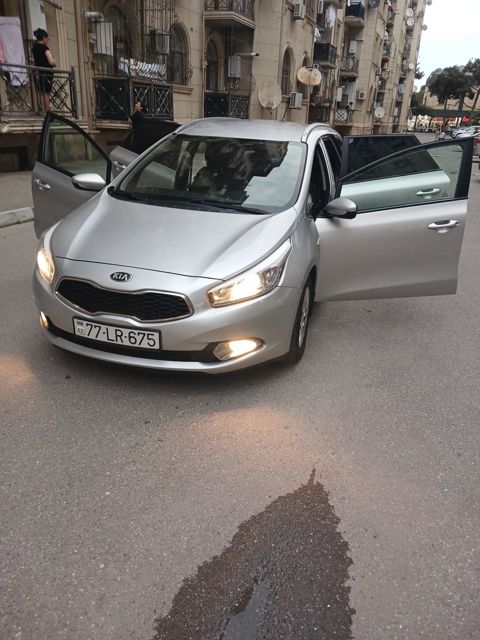 Kia Ceed SW, 1.6 L, 2015 il, 258 000 km — Bakı