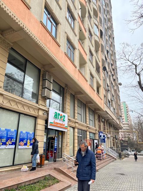 Satılır obyekt 196 m² — Bakı